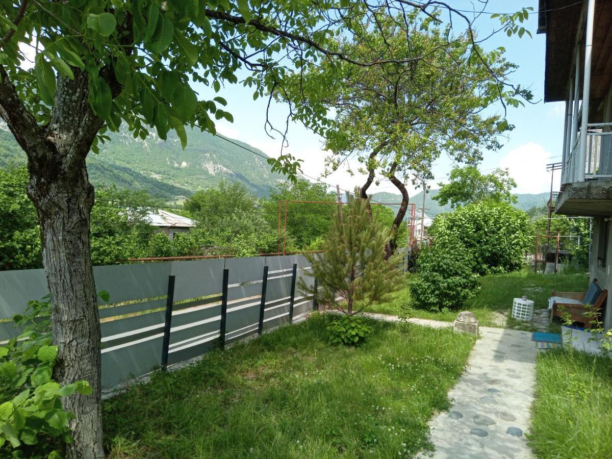 Villa Portina Ambrolauri Exterior photo